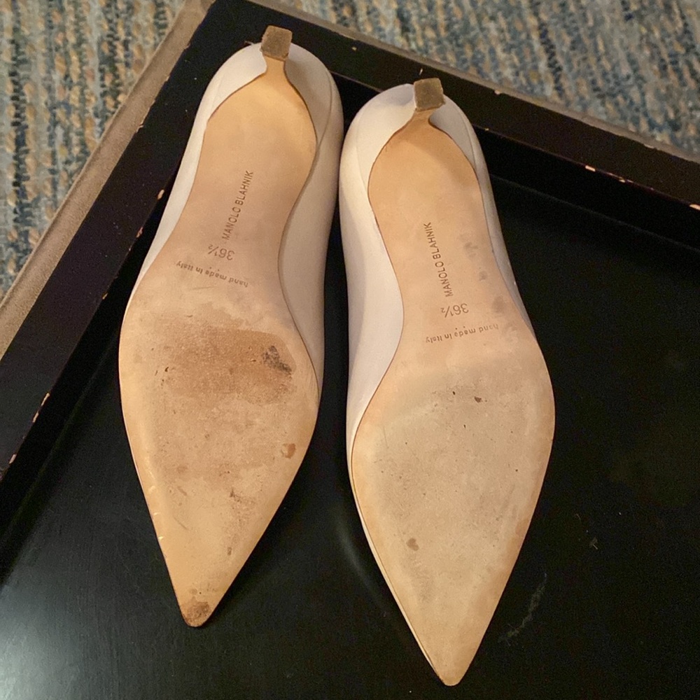 Manolo Blahnik Taupe 3" Pumps - Picture 4 of 9